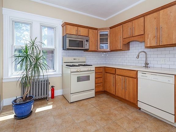 5th image of 108 Washington St Floor 3-U11