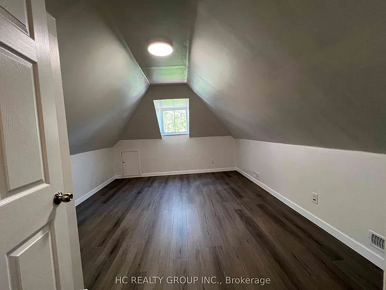 37 Empress Ave — Photo 8
