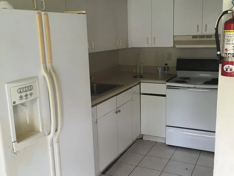 716 NW 4th Ave — Photo 14
