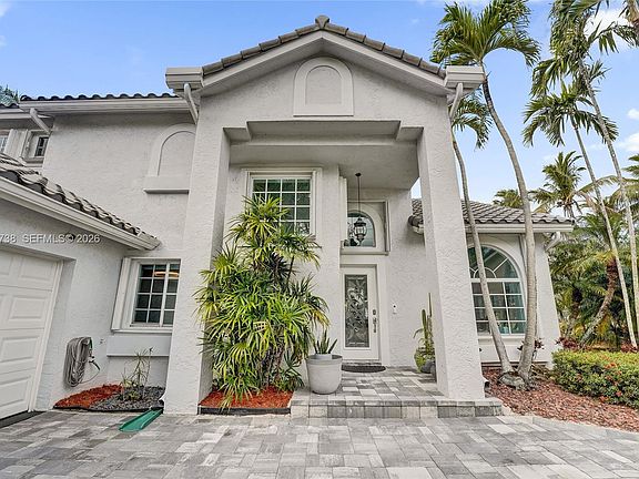 3rd image of 1078 Laguna Springs Dr