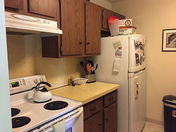 4th image of 94 Pleasant St #4A