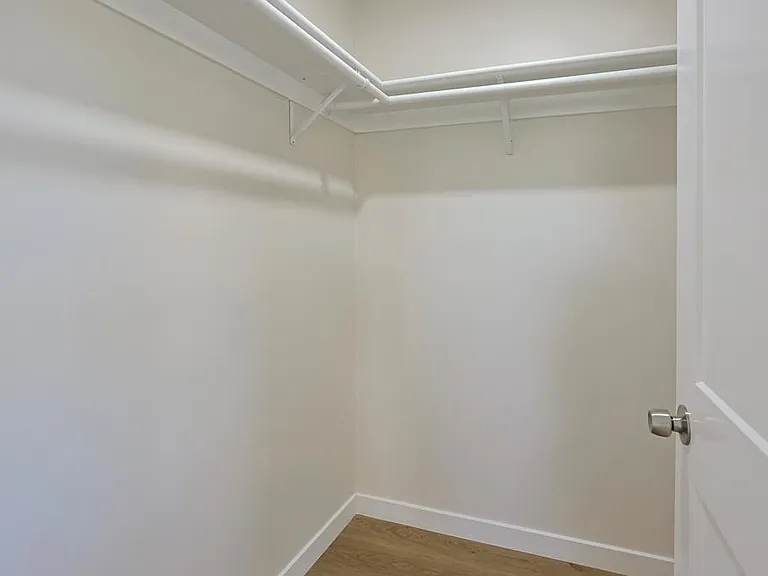 5740 Midwick St — Photo 7