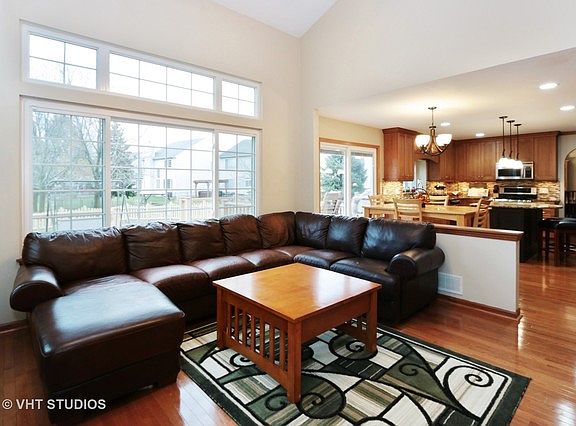 5th image of 909 Tylerton Cir