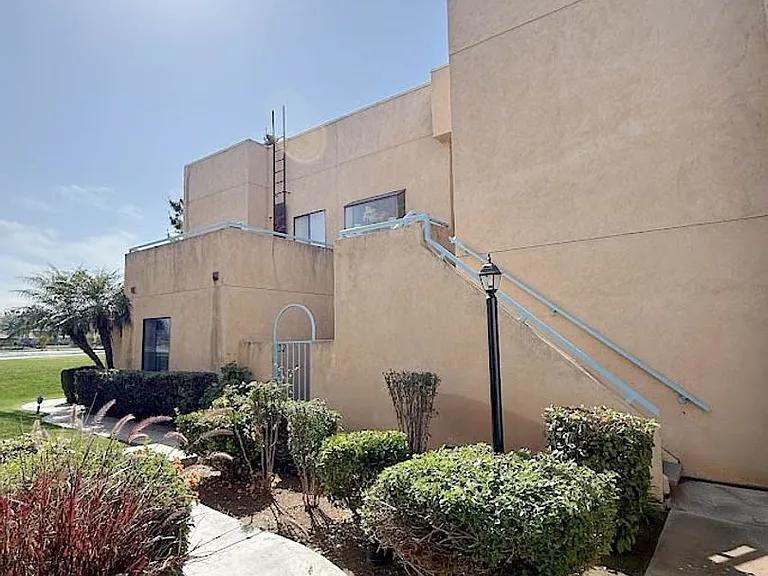 14500 Las Palmas Dr #32 — Photo 1