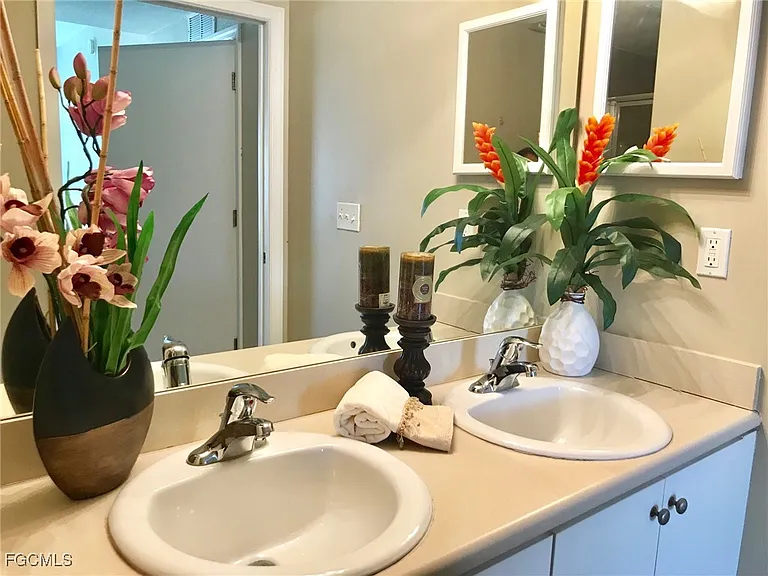 8342 Bernwood Cove Loop #807 — Photo 5