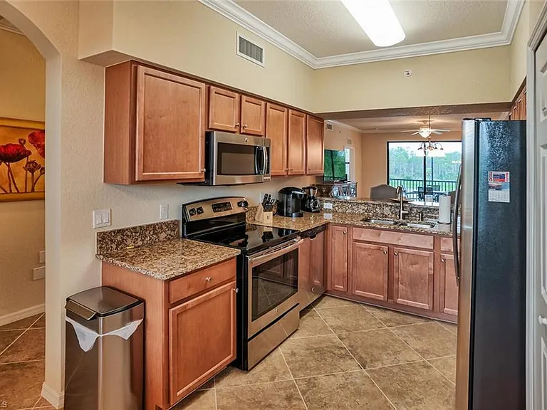 9727 Acqua Ct #425 — Photo 7