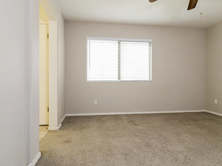 3802 N 104th Ave — Photo 15
