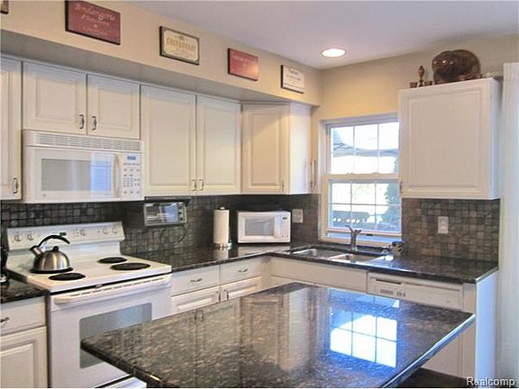 2nd image of 1407 Glenview Dr