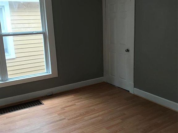 5th image of 4337 Wallace St