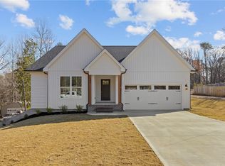102 Millbrook Cir, Taylors, SC 29687