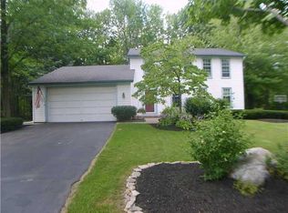 662 Finchingfield Ln, Webster, NY 14580