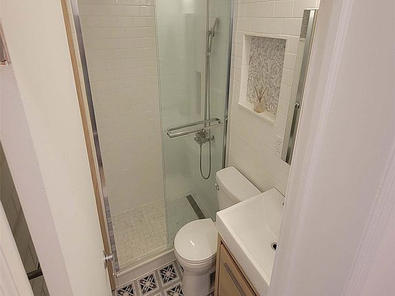 2nd image of 14-16 111th St