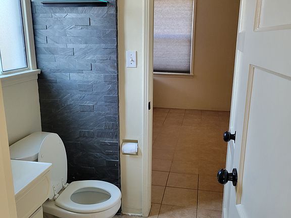 2nd image of 5563 N Charlotte Ave #5563