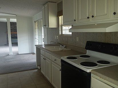 3rd image of 105 Griswold Dr