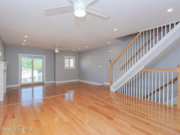3rd image of 233 Steinway Ave