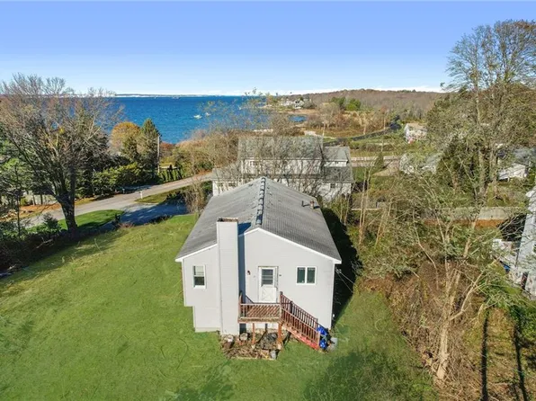 86 Spanker St, Jamestown, RI 02835