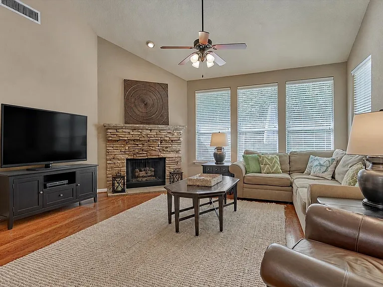 15 Cobble Gate Pl — Photo 9
