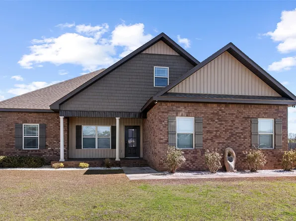 125 Tanglewood Dr, Headland, AL 36345