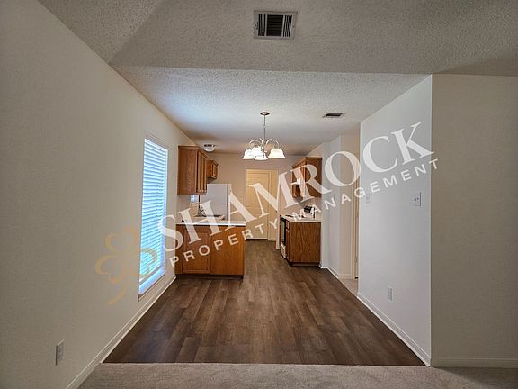 5th image of 1024 Parkview Cir
