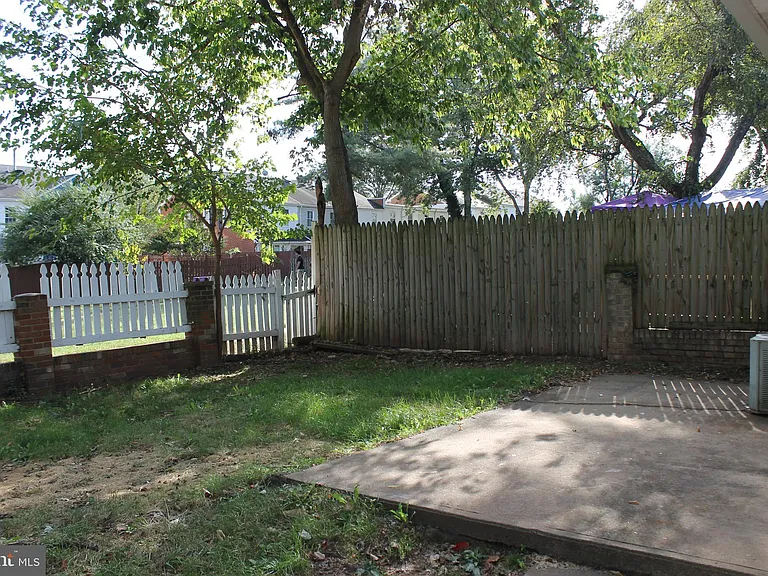 9233 Byrd Dr — Photo 17