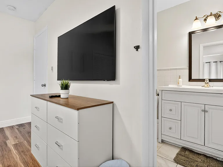 1761 NE 55th St #1 — Photo 30