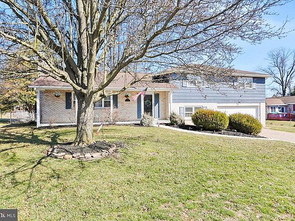 3rd image of 173 Colonial Dr