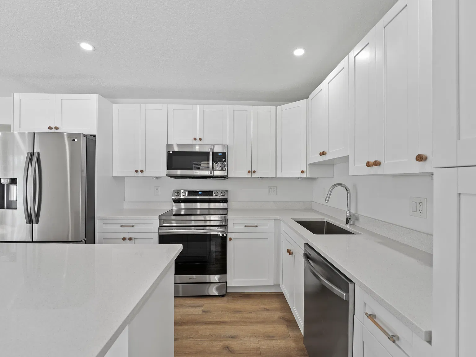 2 bed, 2.0 bath, 1037 sqft, $2,599 — Photo 4