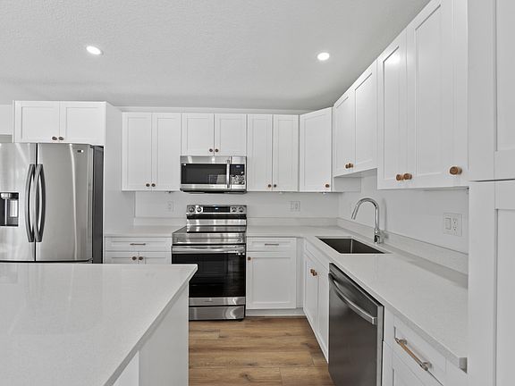 4th image of 1279 Beach Rd APT 2