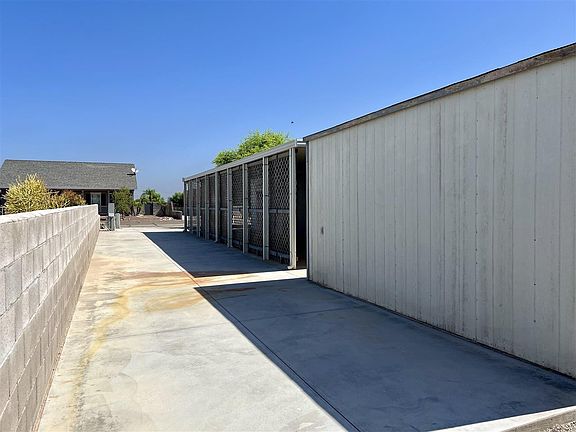 3rd image of 5159 E 33rd Pl