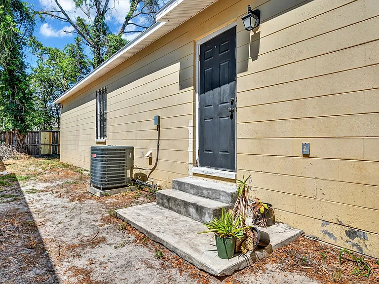 2610 E Lake Ave — Photo 30