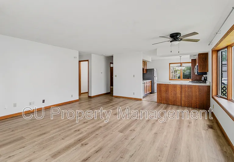 3304 Halifax Dr — Photo 4