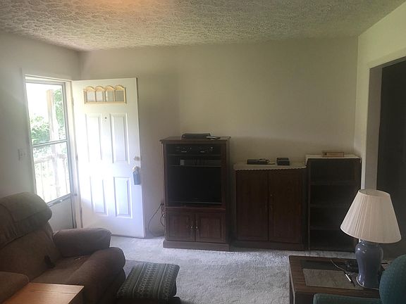 3rd image of 30 Harvey St