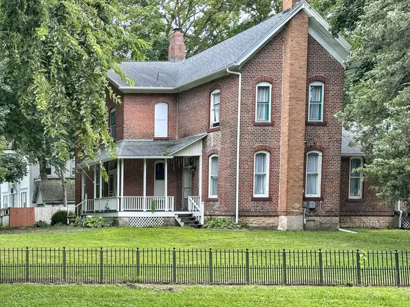 705 S 4th St, Watseka, IL 60970