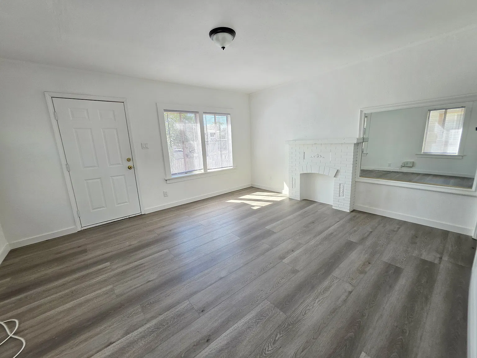 1 bed, 672 sqft, $2,000 — Photo 2