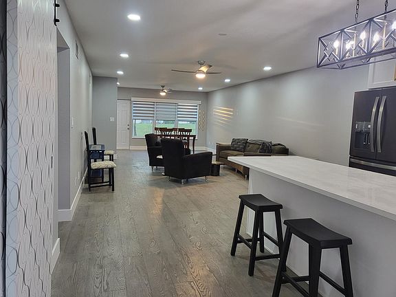 5th image of 2321 Ecuadorian Way APT 3
