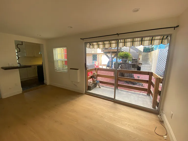 2410 Palm Dr #C — Photo 7