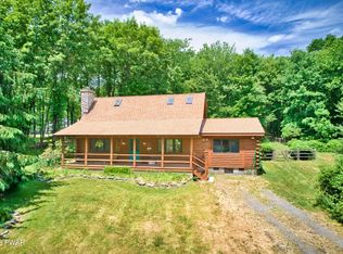 406 Park Rd, Dingmans Ferry, PA 18328