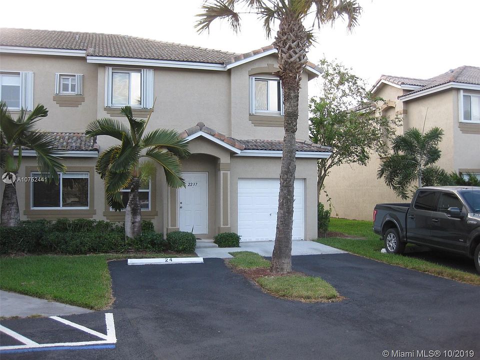 1st image of 2237 SE 26th Ln #2237-1