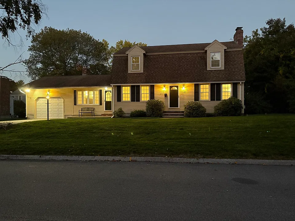 65 Surrey Ln