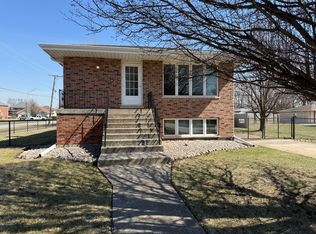 8301 Normandy Ave, Burbank, IL