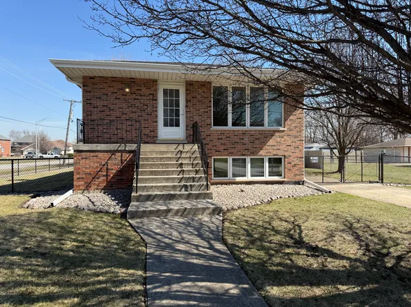 8301 Normandy Ave, Burbank, IL 60459