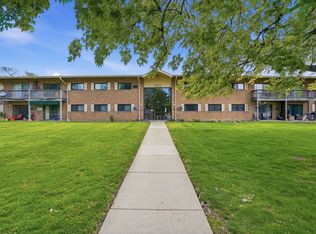 7413 Brookdale Dr APT 212, Darien, IL 60561