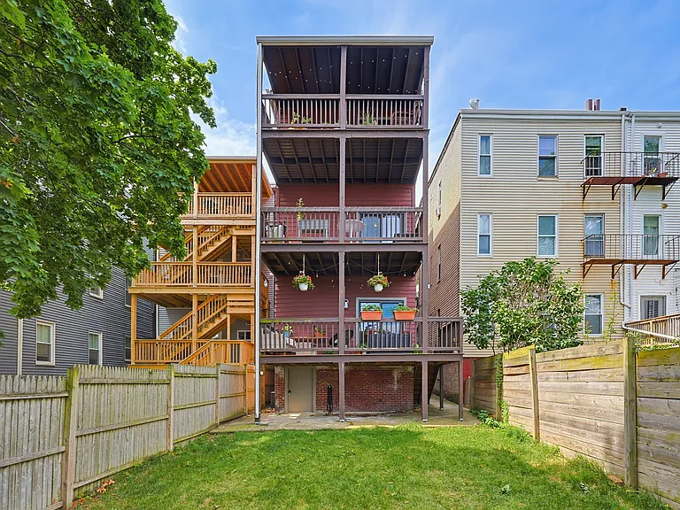 498 Sumner St #1 — Photo 25