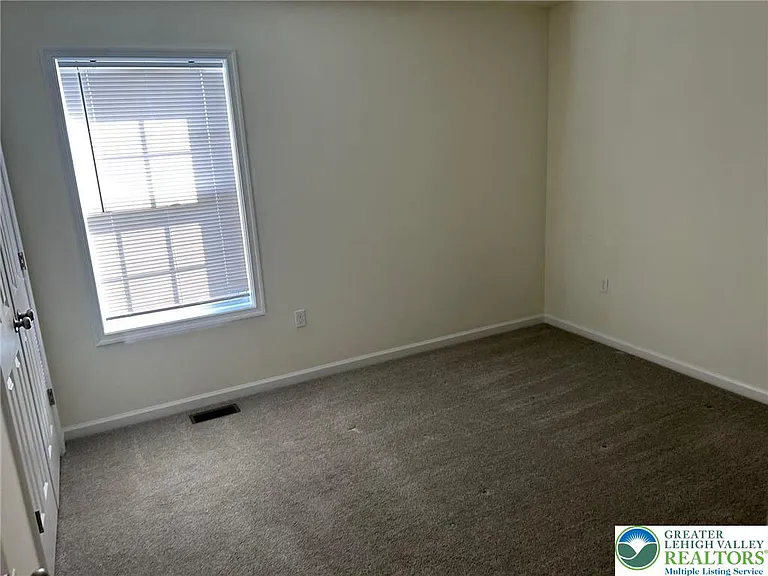 512 Penn St #2 — Photo 12