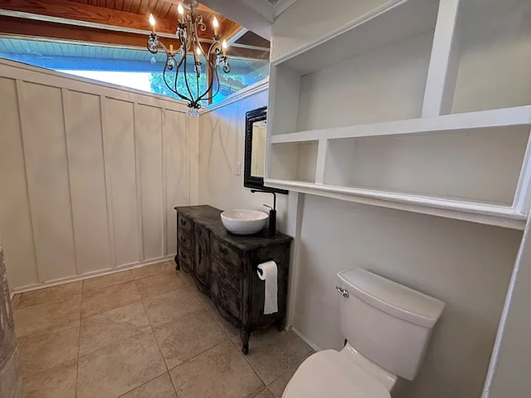 2073 Highland Ave — Photo 16