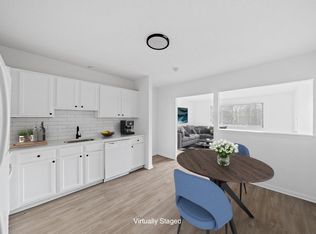 18 Pierce St #6, Foxboro, MA 02035