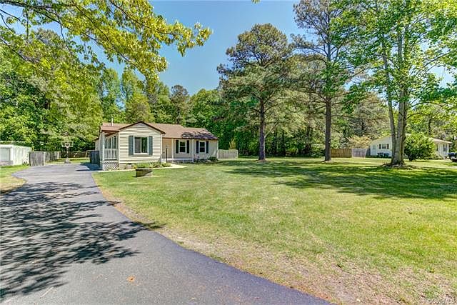 1st image of 134 Racefield Dr