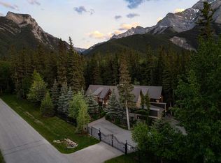 9 N Mountaineer Close, Bighorn No. 8, AB T1W 2W3