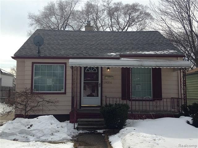 1st image of 19316 Woodland St