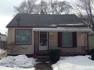 19316 Woodland St, Harper Woods, MI 48225